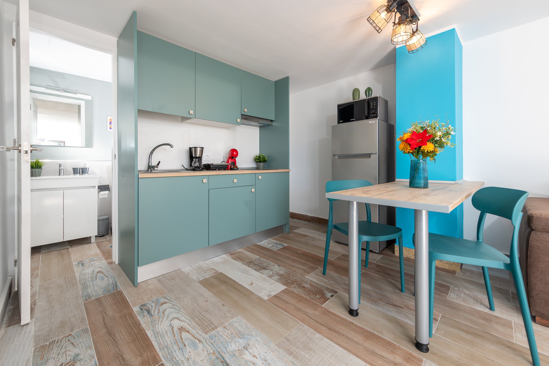 Loft with private terrace · Equipped kitchen