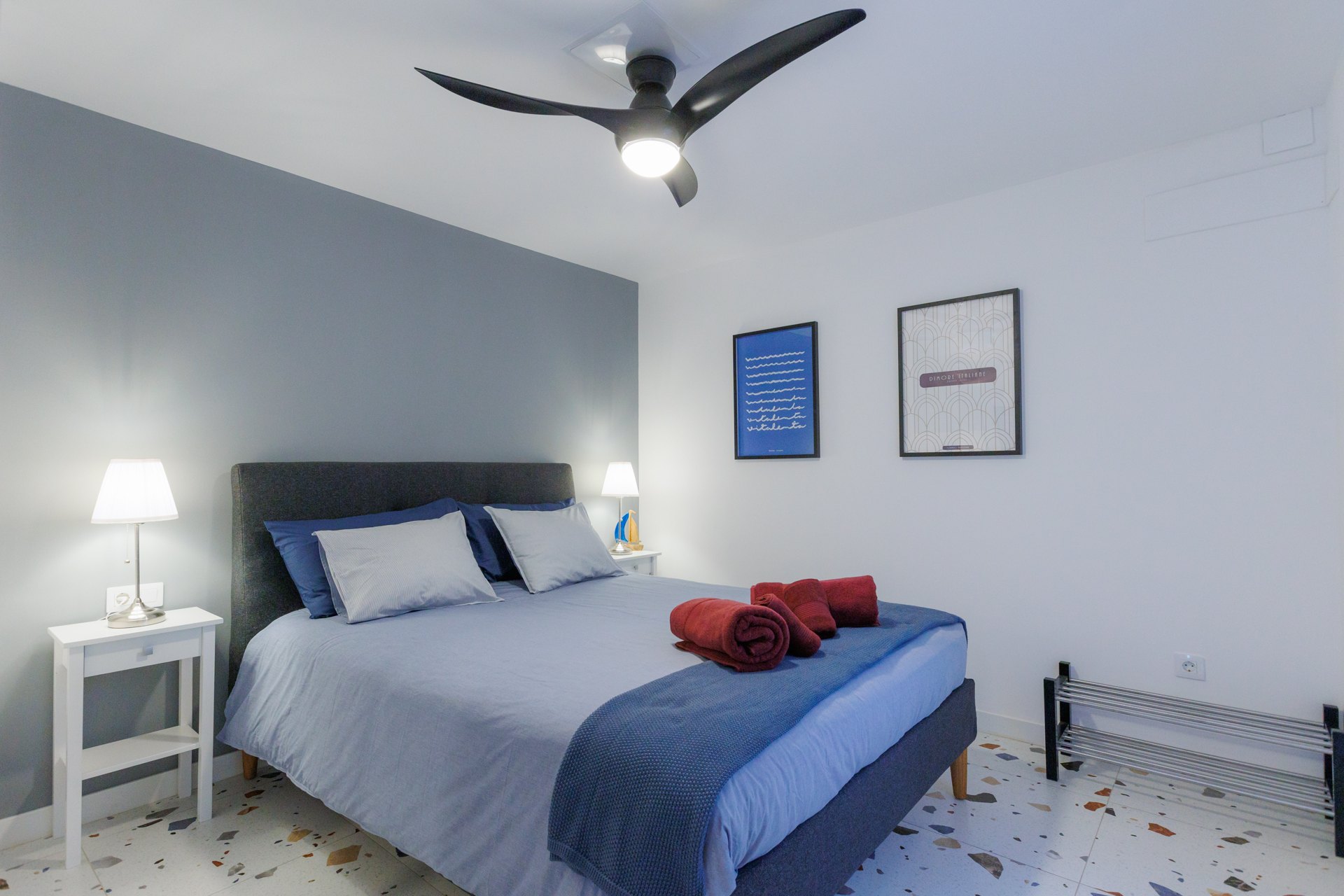 Suite 201 · Double bedroom