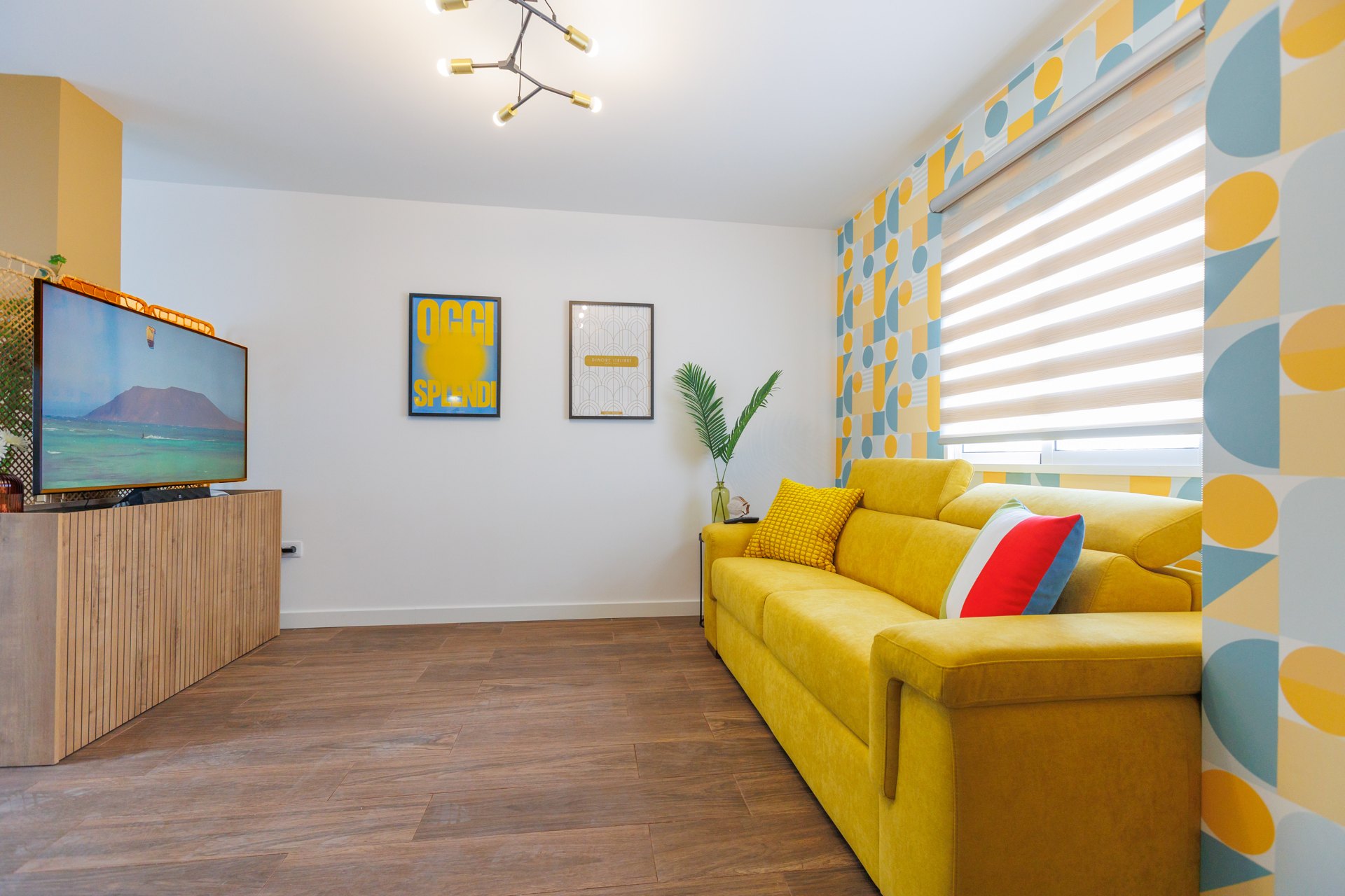 Suite 302 · Living area